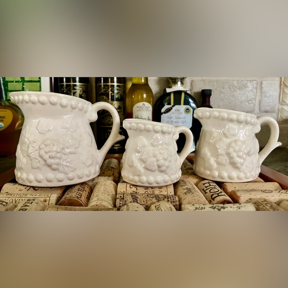 Vintage Set of 3 Ceramic Measuring Cups Cream Pitchers